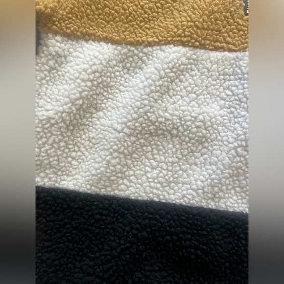 AMBIANCE outerwear- half zip faux fur pull over sweater size small - Picture 3 of 6